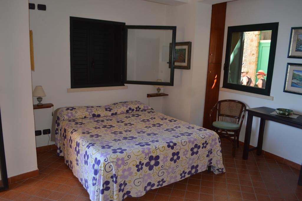 Bed and Breakfast Le Piccole Grotte Шилла Екстер'єр фото