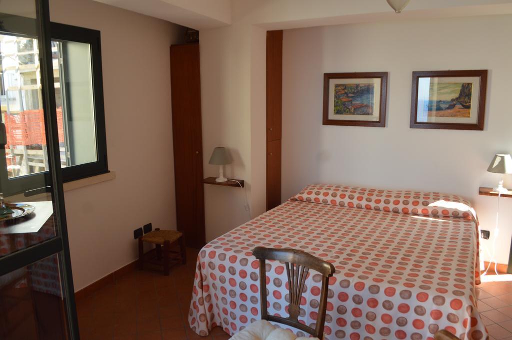 Bed and Breakfast Le Piccole Grotte Шилла Екстер'єр фото