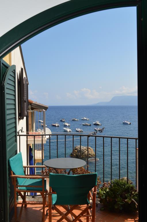 Bed and Breakfast Le Piccole Grotte Шилла Екстер'єр фото