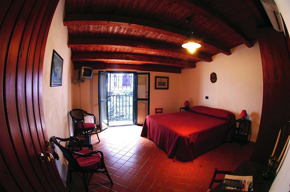 Bed and Breakfast Le Piccole Grotte Шилла Екстер'єр фото