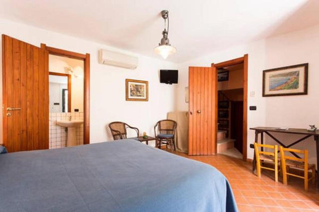Bed and Breakfast Le Piccole Grotte Шилла Екстер'єр фото