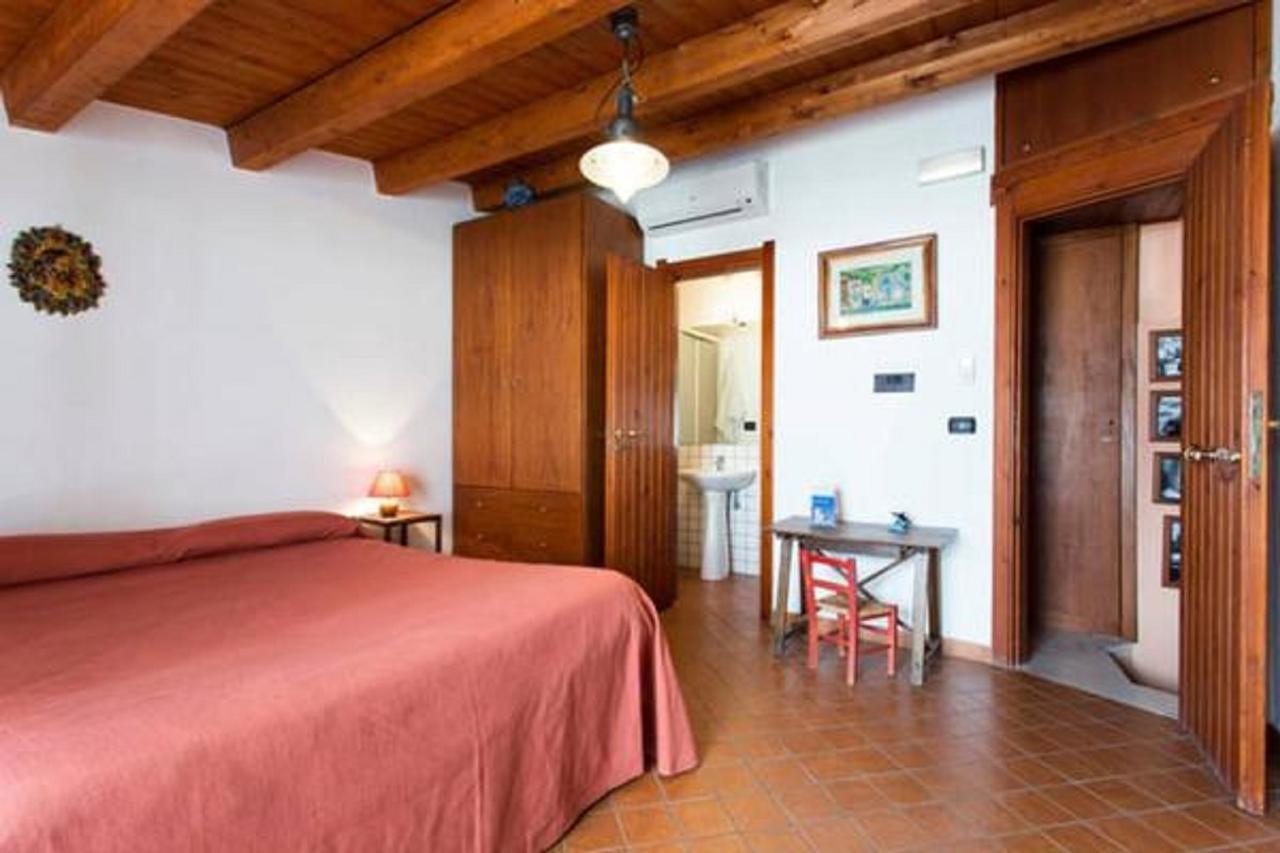 Bed and Breakfast Le Piccole Grotte Шилла Екстер'єр фото