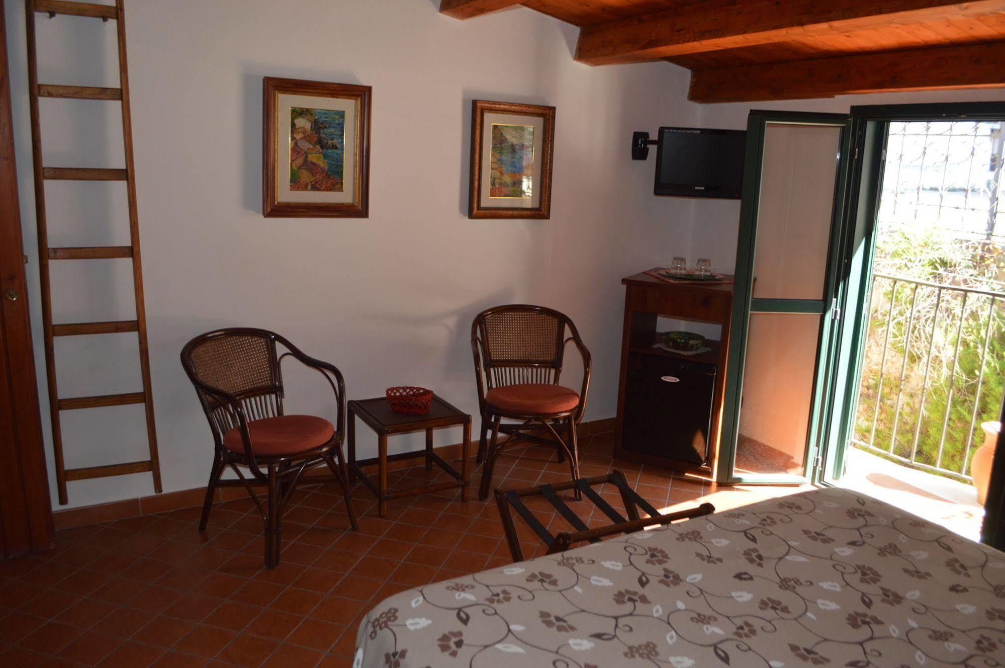Bed and Breakfast Le Piccole Grotte Шилла Екстер'єр фото