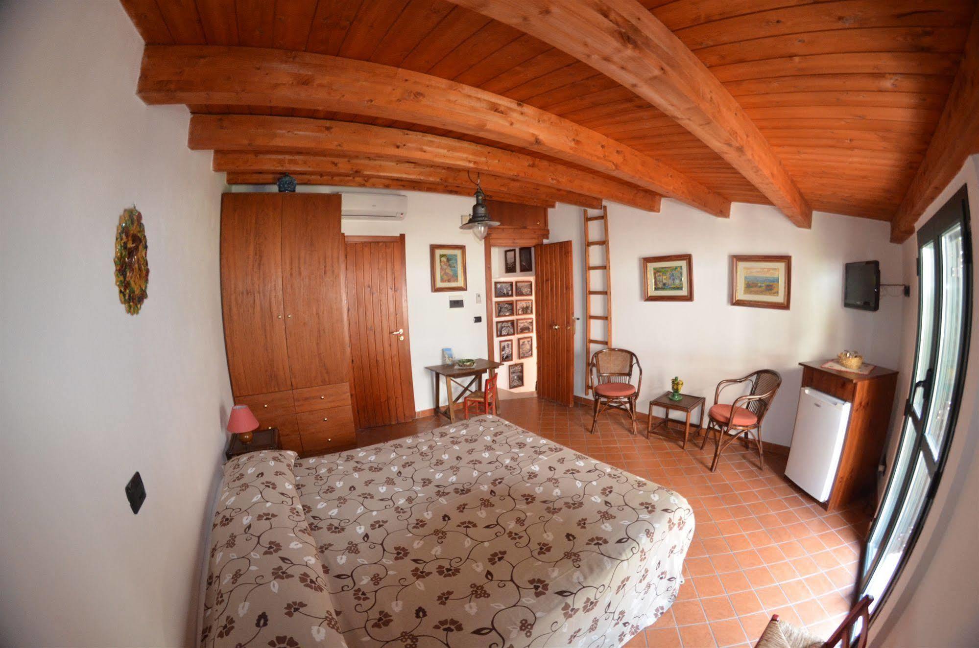 Bed and Breakfast Le Piccole Grotte Шилла Екстер'єр фото