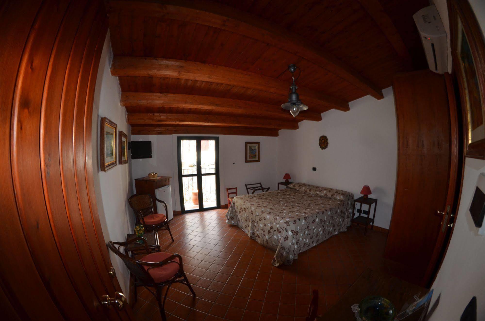 Bed and Breakfast Le Piccole Grotte Шилла Екстер'єр фото